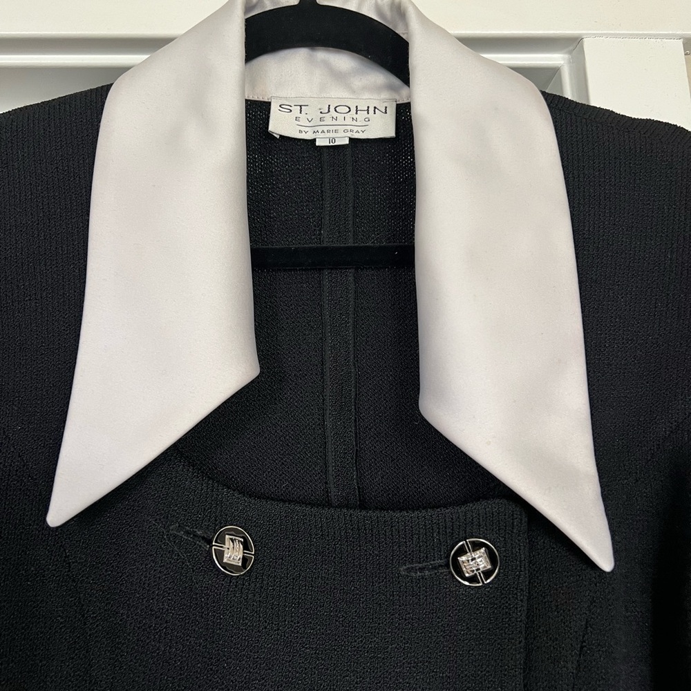 St. John Black Double-Breasted knit evening jacket with skirt - Picture 3 of 16